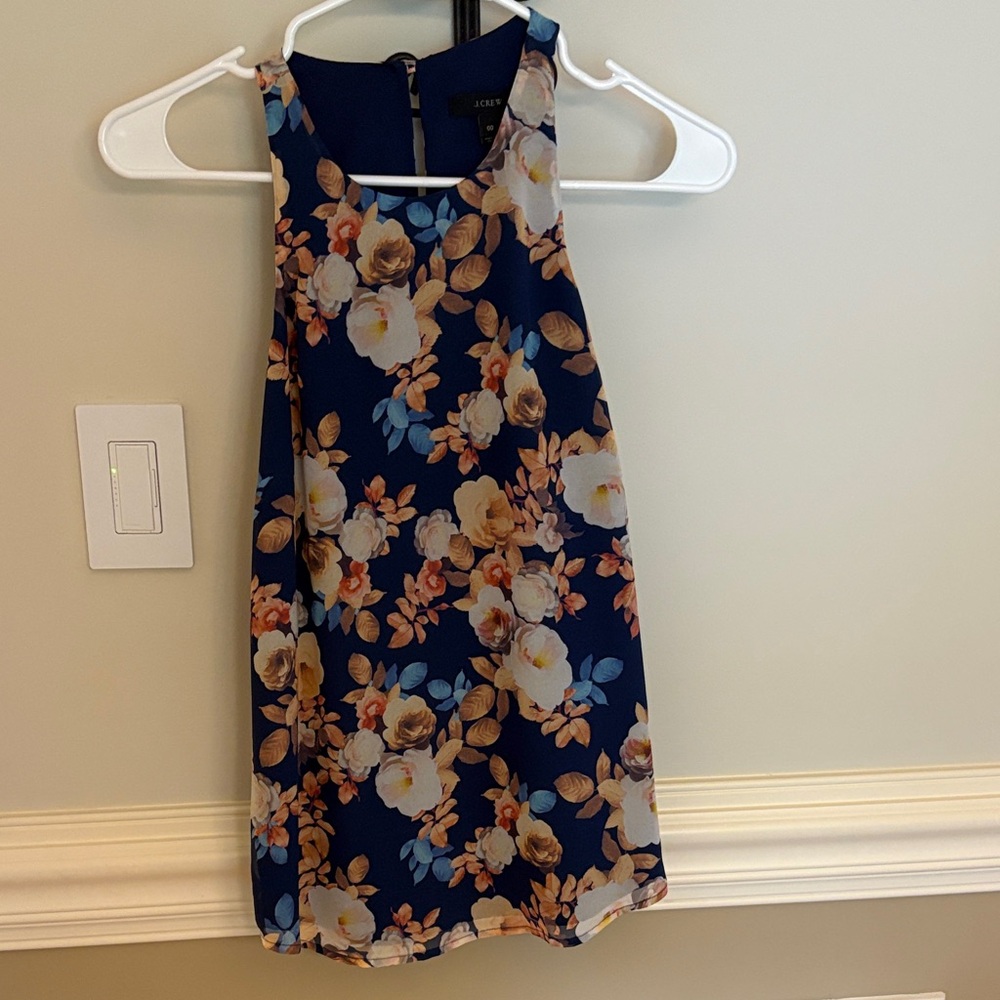 J. Crew size 00 Navy Floral Sleeveless tank with key hole/button clasp